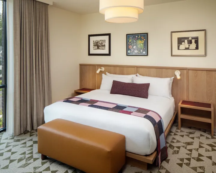 Heartwood King Suite Room