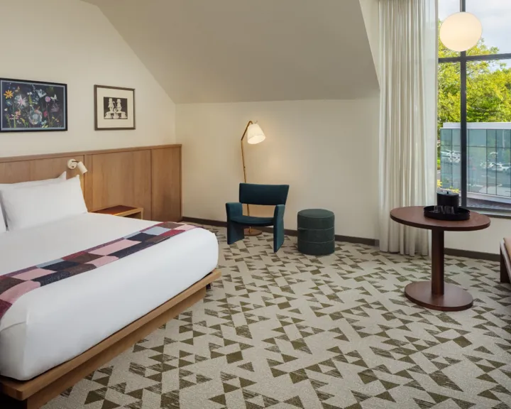 Heartwood Accessible Standard King Room