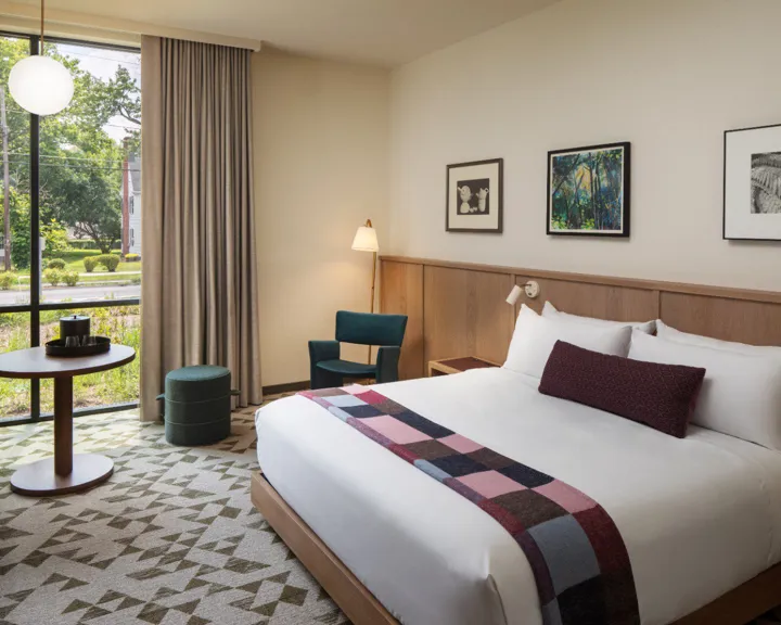 Heartwood Standard King Room