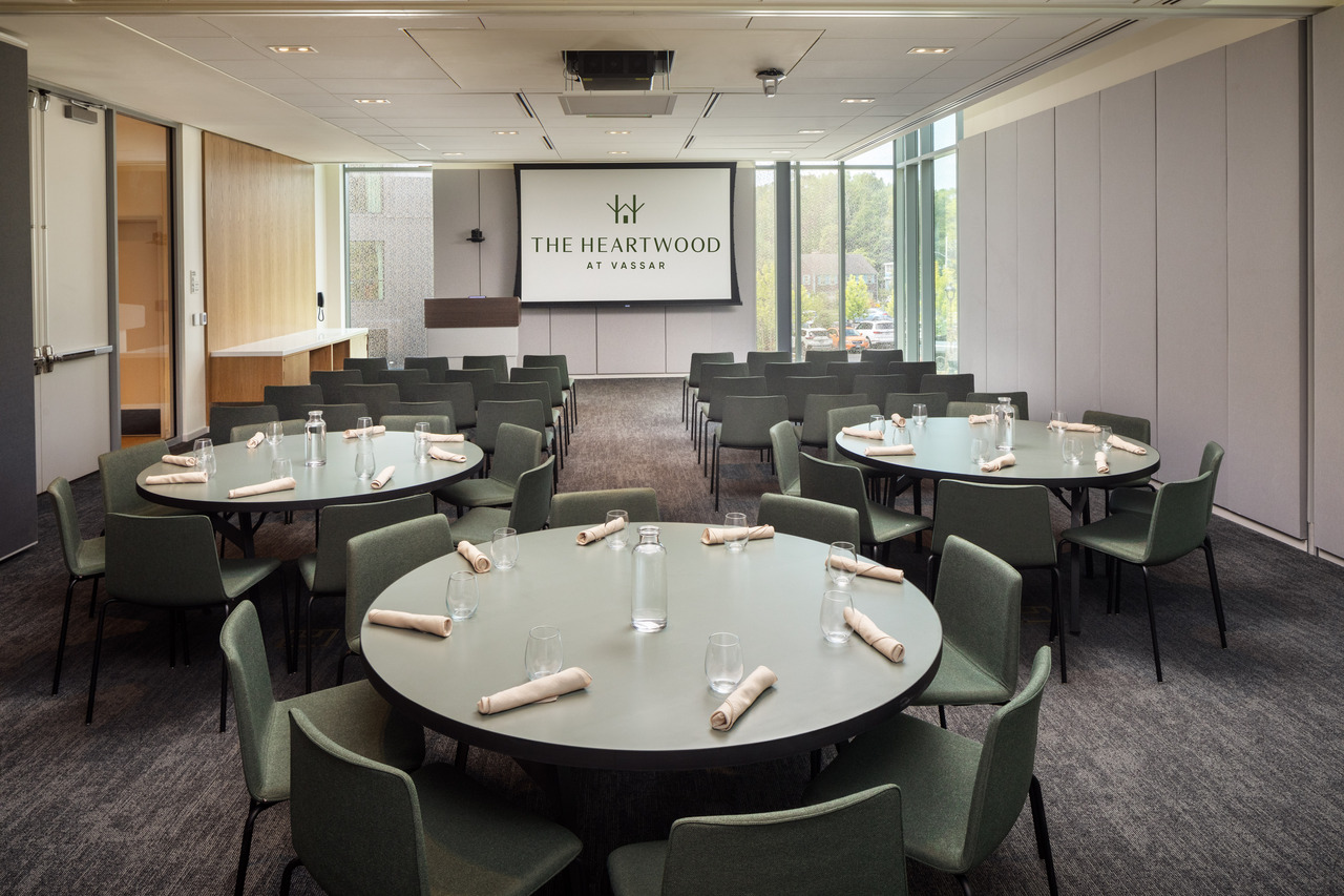 Meeting Space With Rounds And Rows
